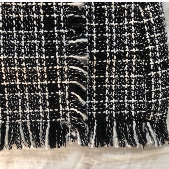 Plaid Tweed Raw Hem Mini Skirt - Picture 3 of 4